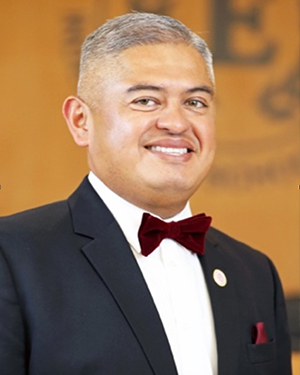 Dr. Eduardo Hernandez